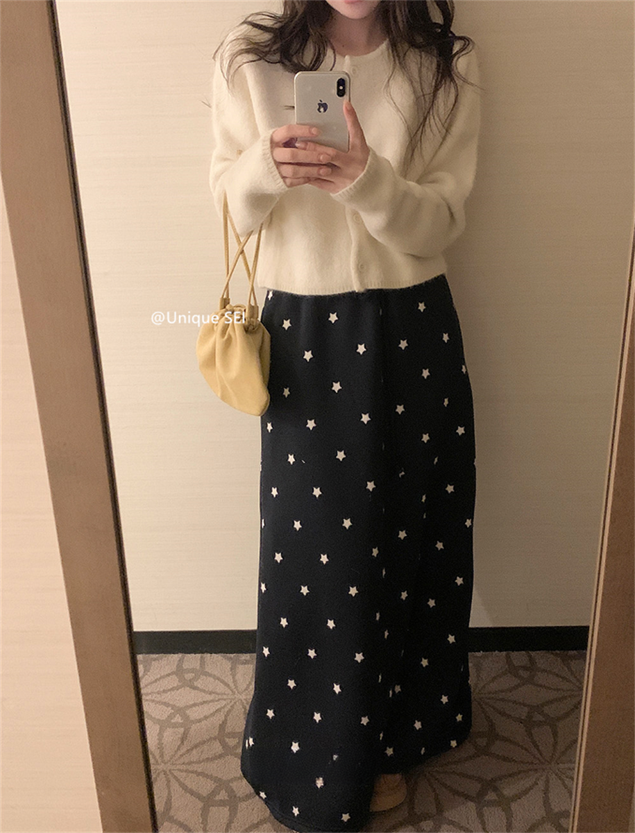 Korean Style Autumn Winter Streetwear Star Print Casual Long Skirt with Elastic Waist and Drawstring for a Slimming Fit Korean Style Autumn Winter Streetwear Star Print Casual Long Skirt with Elastic Waist and Drawstring for a Slimming Fit