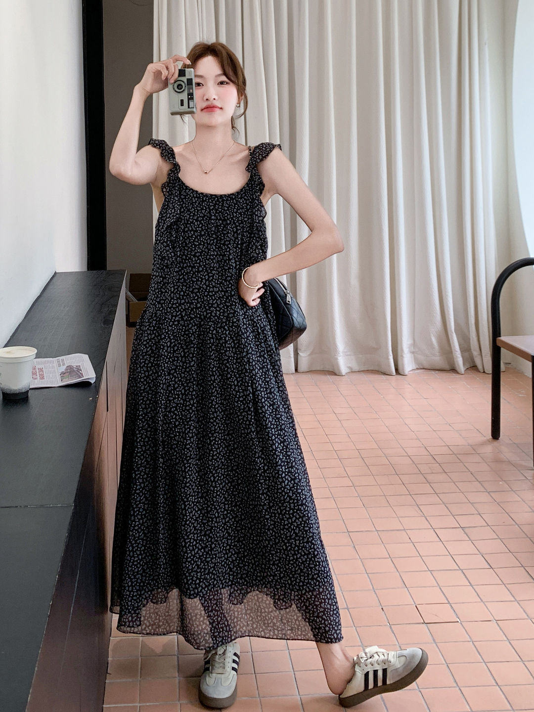 Korean Style Black Floral Spaghetti Strap Dress with Ruffled Splicing - Trendy Age-Reducing Long Skirt for Summer 2025 Korean Style Black Floral Spaghetti Strap Dress with Ruffled Splicing - Trendy Age-Reducing Long Skirt for Summer 2025