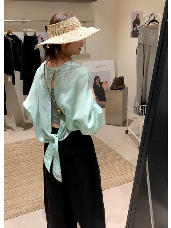 Korean-Style Casual Loose White Long Sleeve Sun Protection Shirt for Women with Back Split and Tie-Up Detail – Spring/Summer Fashion