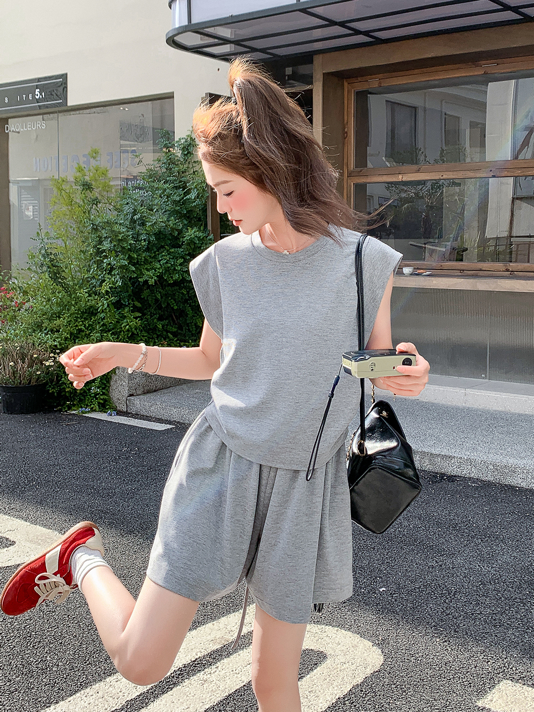 Korean-Style Casual Two-Piece Set for Women - Versatile Summer 2025 Top and Shorts Outfit, College Fashion Essential