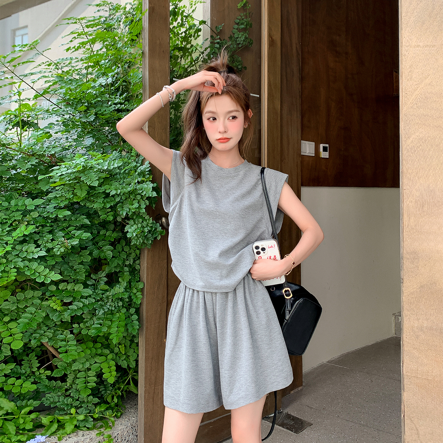 Korean-Style Casual Two-Piece Set for Women - Versatile Summer 2025 Top and Shorts Outfit, College Fashion Essential