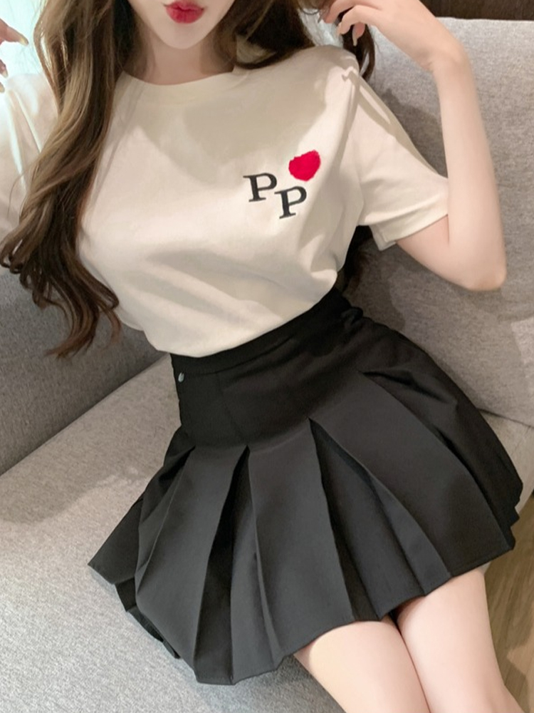 Korean-Style College Fashion Set for Women - Youthful Short-Sleeve T-Shirt & Pleated Skirt - Trendy Summer Outfit Korean-Style College Fashion Set for Women - Youthful Short-Sleeve T-Shirt & Pleated Skirt - Trendy Summer Outfit