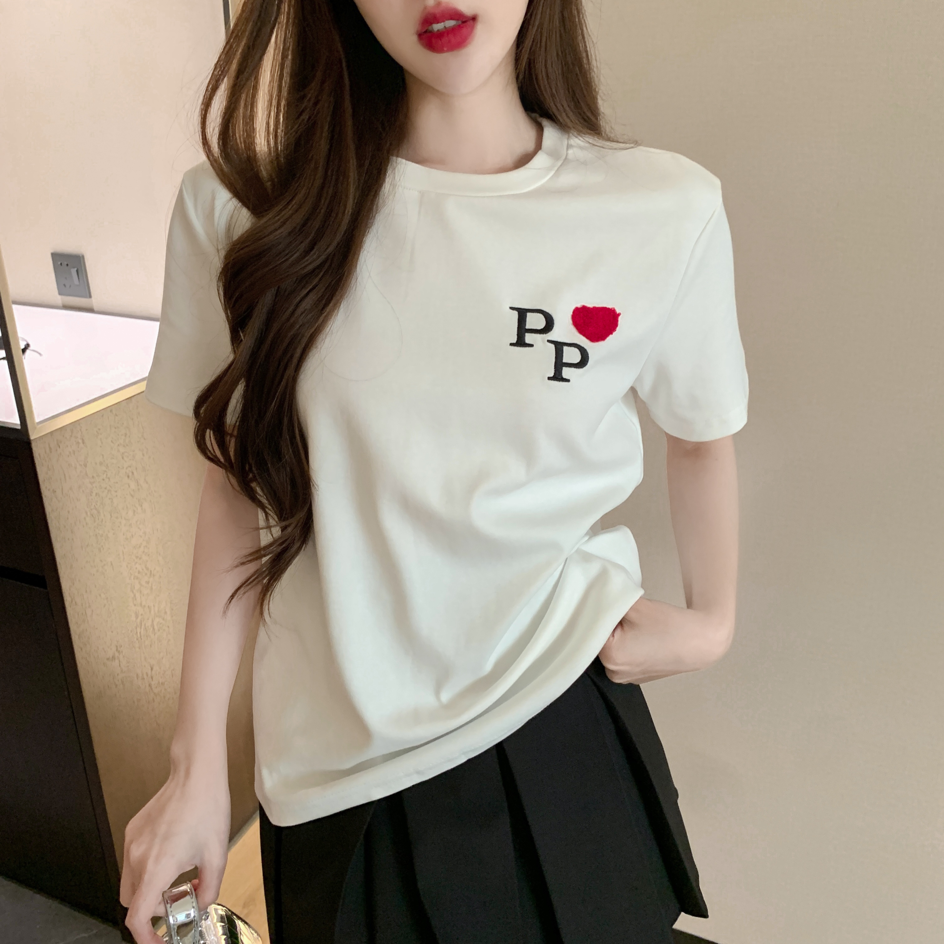 Korean-Style College Fashion Set for Women - Youthful Short-Sleeve T-Shirt & Pleated Skirt - Trendy Summer Outfit