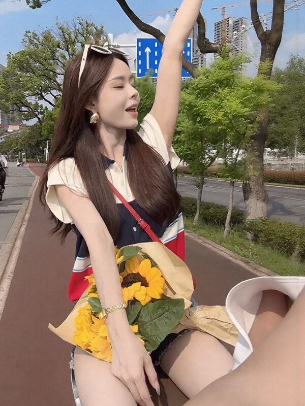 Korean-Style Color-Blocked Striped Sleeveless Shirt for Women - 2025 Summer Fashion Versatile Thin Knitted Top