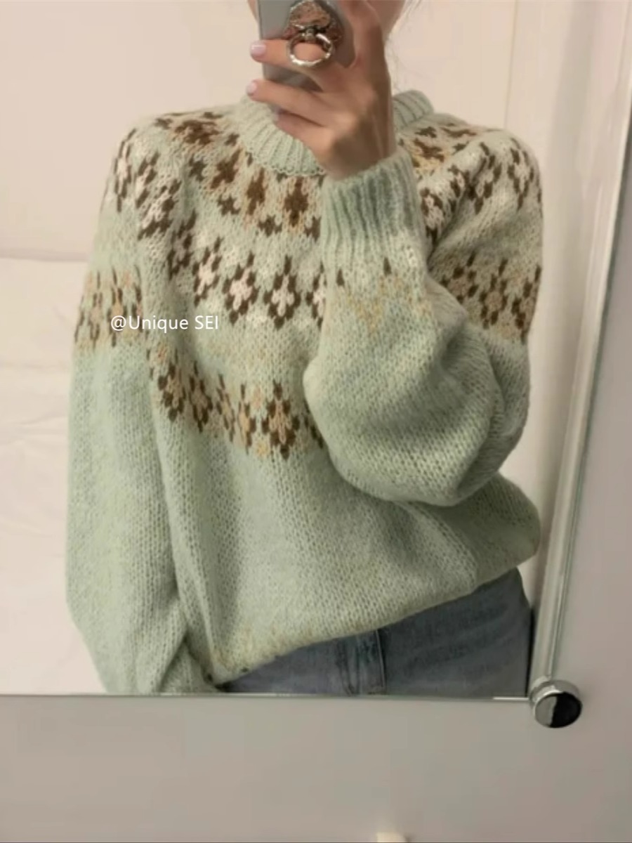 Korean Style Cream Knitted Sweater with Diamond Pattern, Casual Round Neck Pullover, Unique Low-Saturation Warm Fashion Top