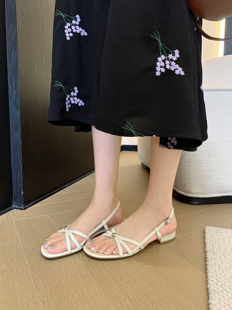 Korean-Style Cute Open-Toe Flat Sandals for Women, Genuine Leather, Summer 2025 Fairy Style, Versatile Low Heel for Skirts Korean-Style Cute Open-Toe Flat Sandals for Women, Genuine Leather, Summer 2025 Fairy Style, Versatile Low Heel for Skirts