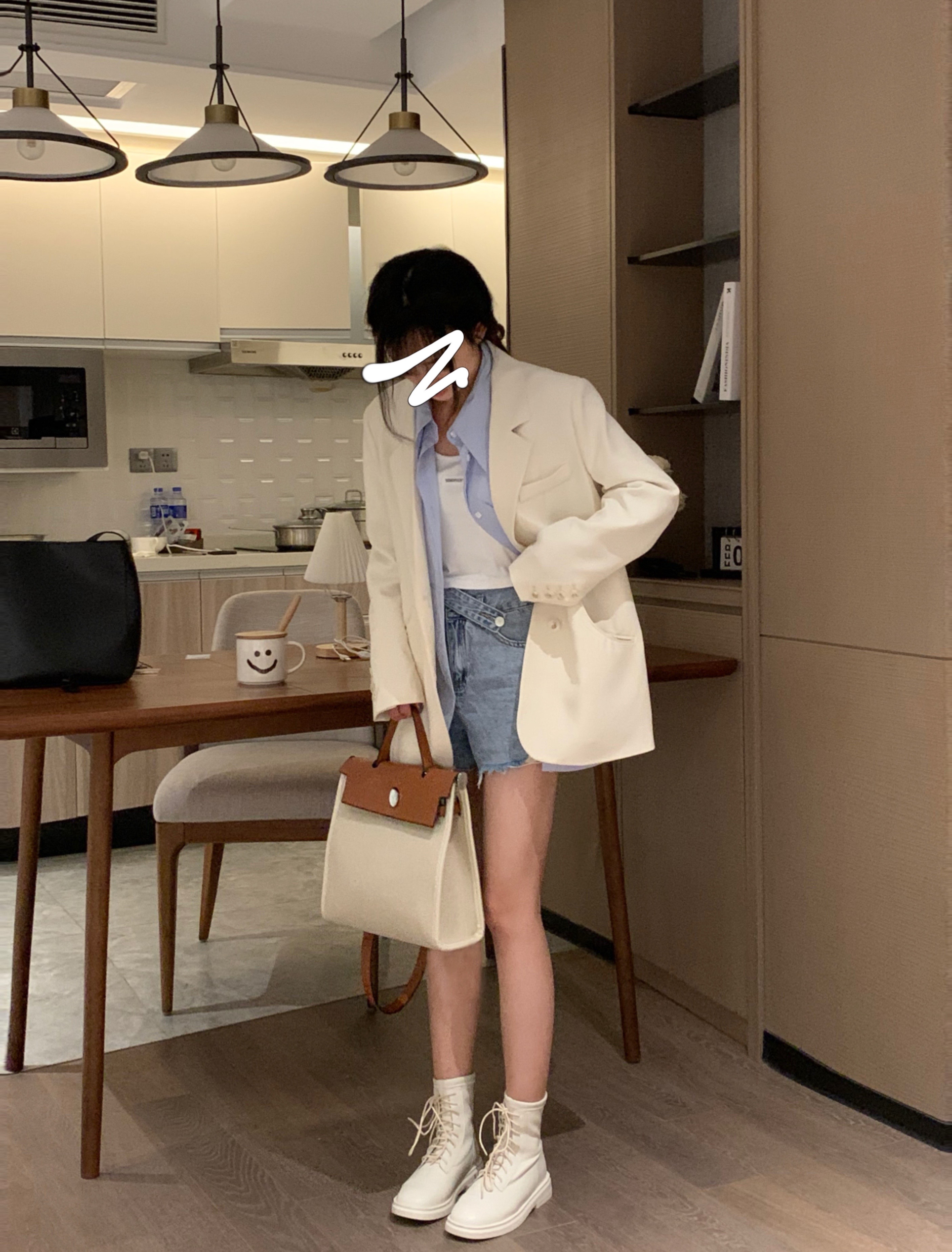 Korean-Style French Blue Long Sleeve Shirt Top for Women - High-End Loose Slimming Spring Fashion Korean-Style French Blue Long Sleeve Shirt Top for Women - High-End Loose Slimming Spring Fashion