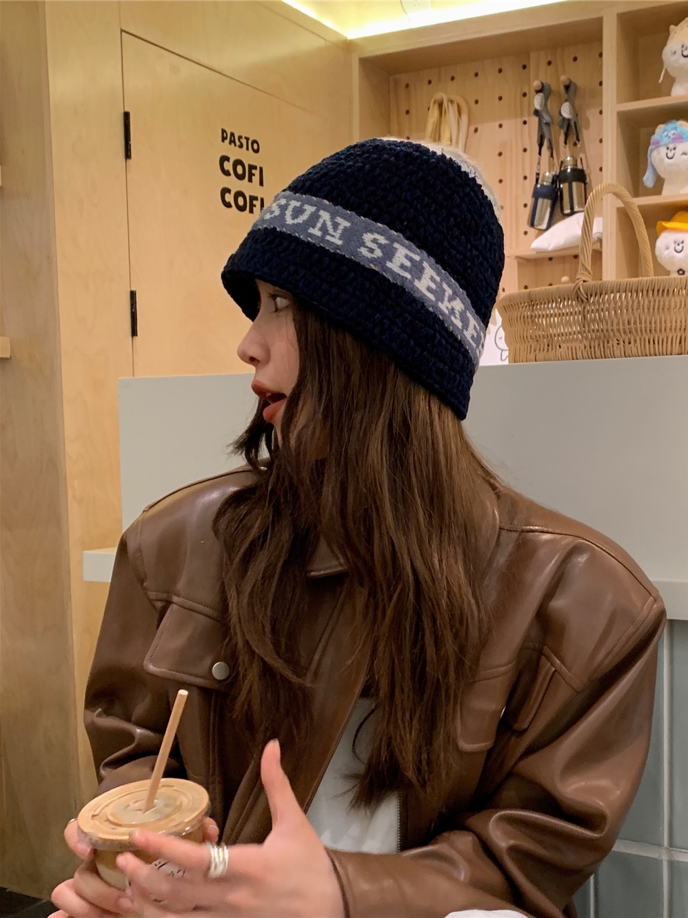 Korean Style Handmade Knitted Wool Fisherman Hat for Women, Letter Patch Design, Warm Autumn and Winter Accessory Korean Style Handmade Knitted Wool Fisherman Hat for Women, Letter Patch Design, Warm Autumn and Winter Accessory