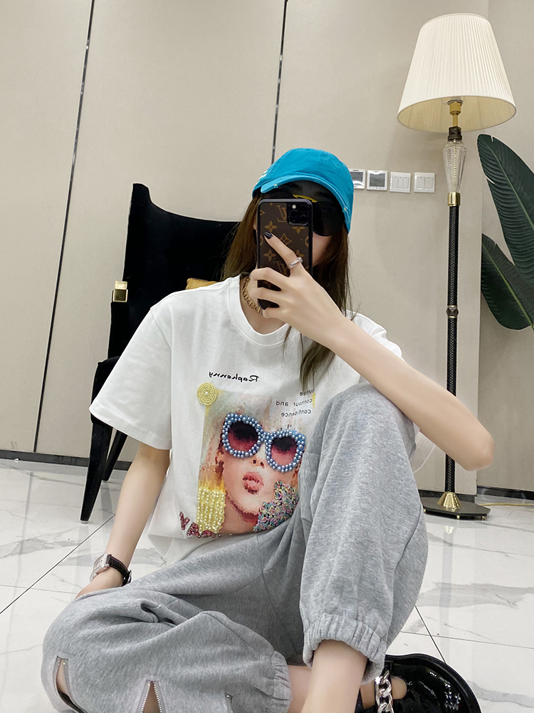 Korean Style Heavy Beaded Casual T-Shirt with Beauty Pattern - Trendy Short Sleeve Top for Women, Perfect for Summer Fashion Korean Style Heavy Beaded Casual T-Shirt with Beauty Pattern - Trendy Short Sleeve Top for Women, Perfect for Summer Fashion