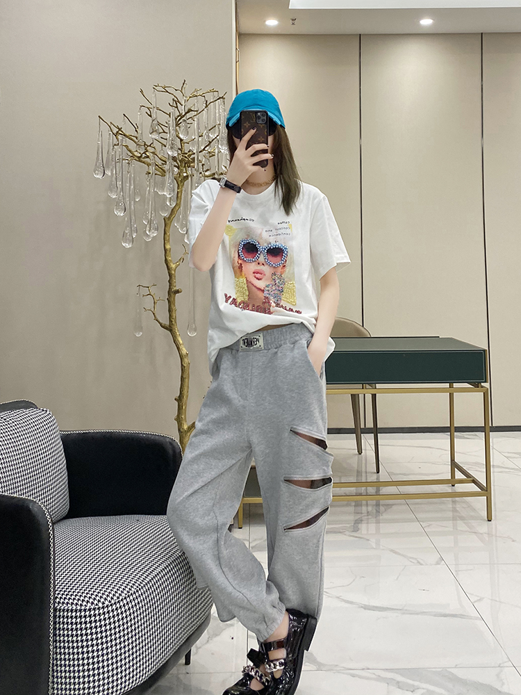 Korean Style Heavy Beaded Casual T-Shirt with Beauty Pattern - Trendy Short Sleeve Top for Women, Perfect for Summer Fashion