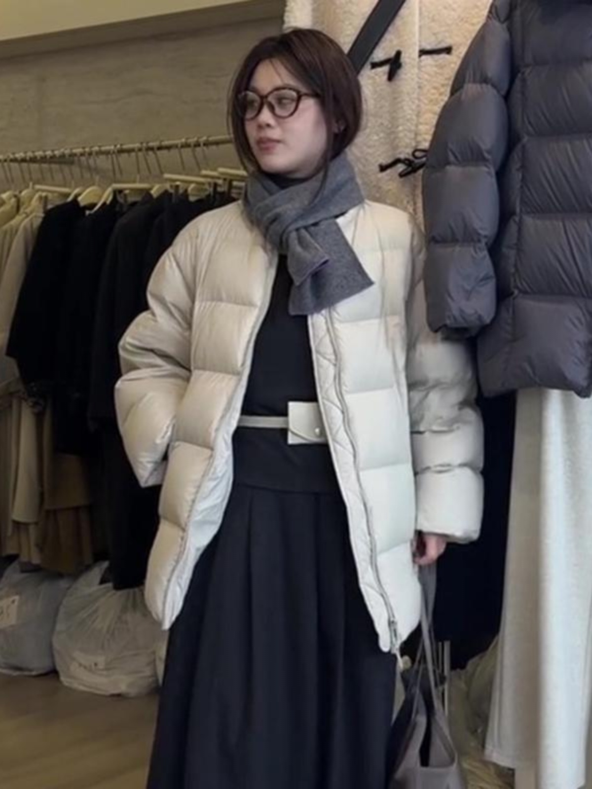 Korean-Style High-End Casual Mid-Length Women's Down Cotton Coat - Stylish Elegant Stand Collar Jacket for Winter 2025 Korean-Style High-End Casual Mid-Length Women's Down Cotton Coat - Stylish Elegant Stand Collar Jacket for Winter 2025