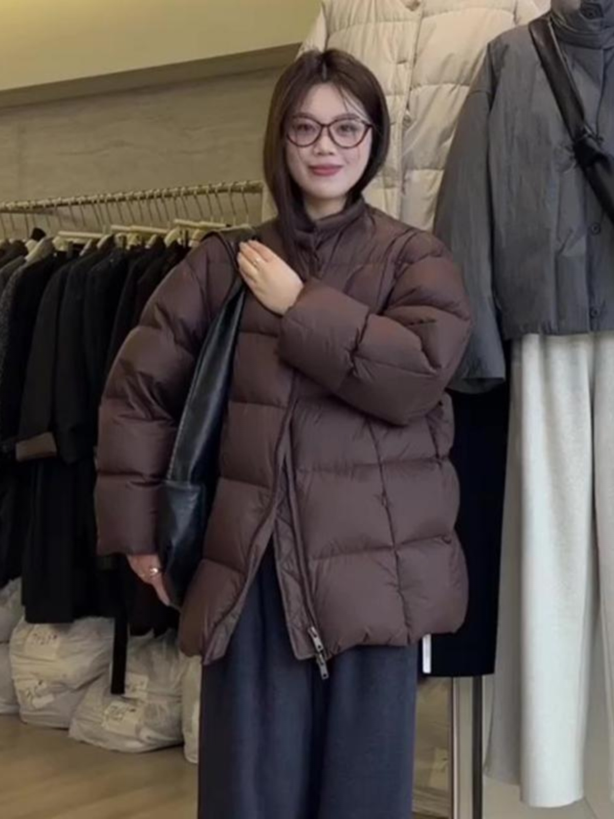 Korean-Style High-End Casual Mid-Length Women's Down Cotton Coat - Stylish Elegant Stand Collar Jacket for Winter 2025 Korean-Style High-End Casual Mid-Length Women's Down Cotton Coat - Stylish Elegant Stand Collar Jacket for Winter 2025