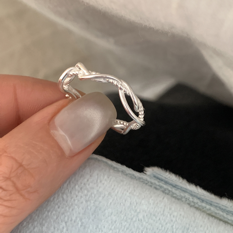 Korean Style Intricate Intertwined Ring for Women - 2025 High-End Light Luxury Versatile Finger Ring Korean Style Intricate Intertwined Ring for Women - 2025 High-End Light Luxury Versatile Finger Ring
