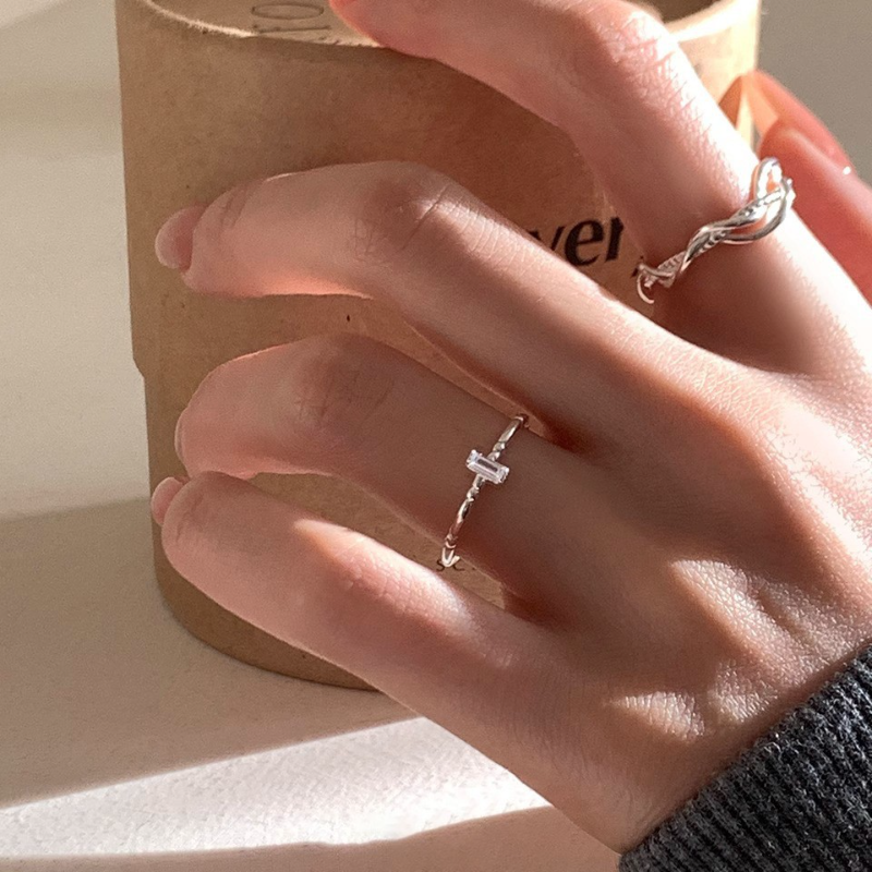 Korean Style Intricate Intertwined Ring for Women - 2025 High-End Light Luxury Versatile Finger Ring Korean Style Intricate Intertwined Ring for Women - 2025 High-End Light Luxury Versatile Finger Ring