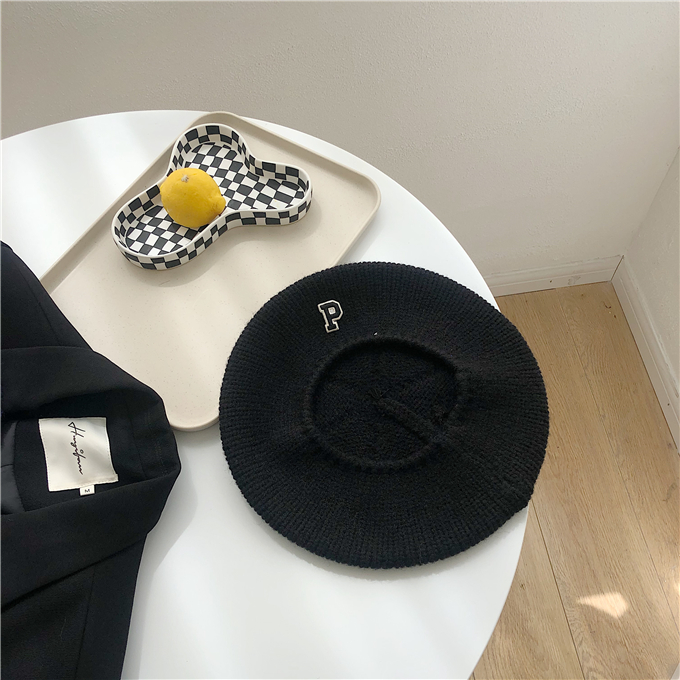 Korean-Style Knitted Wool Beret Hat for Women - Elastic Autumn/Winter Painter's Hat with Letter Design Korean-Style Knitted Wool Beret Hat for Women - Elastic Autumn/Winter Painter's Hat with Letter Design