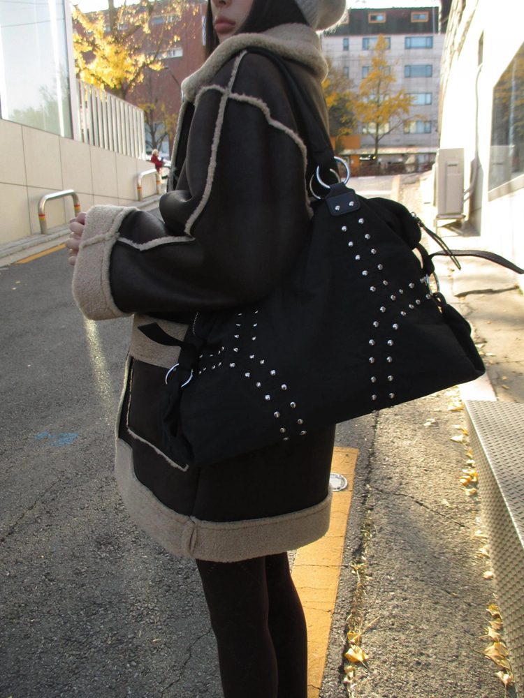 Korean Style Large Capacity Black Shoulder Bag with Retro Rivets - Versatile Motorcycle Commuter Tote for Trendy Outfits Korean Style Large Capacity Black Shoulder Bag with Retro Rivets - Versatile Motorcycle Commuter Tote for Trendy Outfits