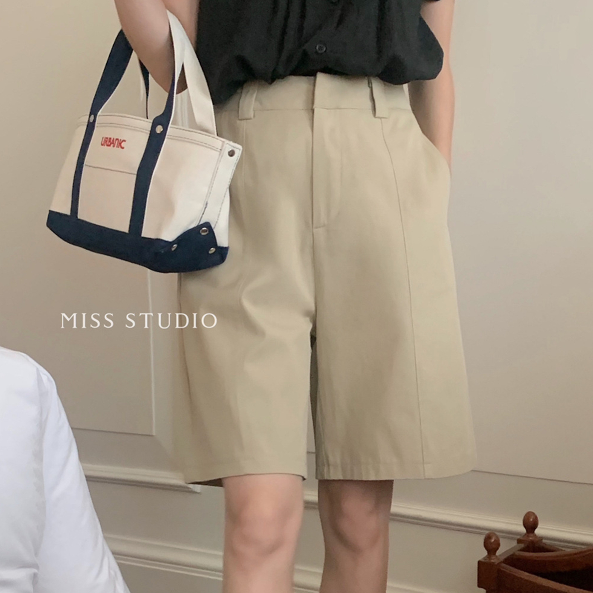 Korean Style Loose Wide-Leg Casual Tencel Shorts for Women - Elegant 2025 Summer Fashion, High-Quality Student Look Korean Style Loose Wide-Leg Casual Tencel Shorts for Women - Elegant 2025 Summer Fashion, High-Quality Student Look
