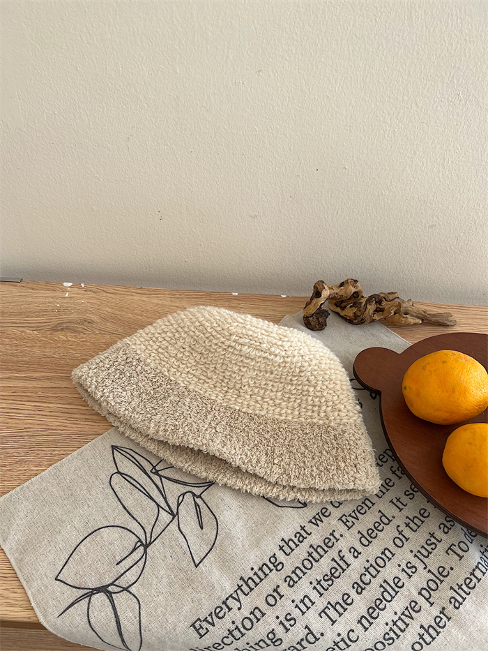 Korean-Style Minimalist Fluffy Texture Fisherman's Hat for Women â€“ Casual and Versatile Bucket Hat Trend for Autumn and Winter