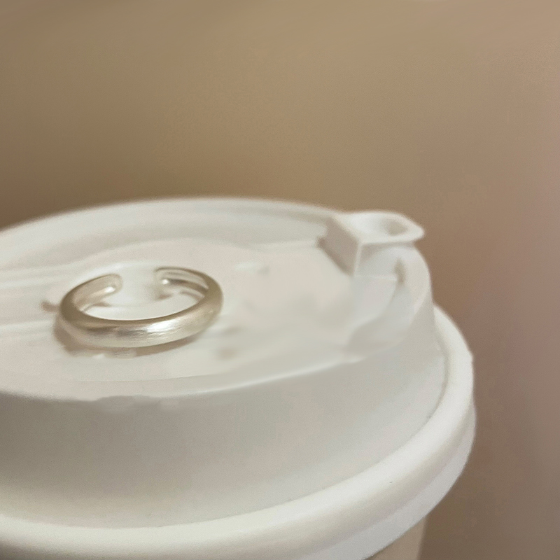 Korean-Style Minimalist Fresh Flower Ring - Versatile Brushed Plain Band for Women - 2025 Niche Design Index Finger Ring Korean-Style Minimalist Fresh Flower Ring - Versatile Brushed Plain Band for Women - 2025 Niche Design Index Finger Ring