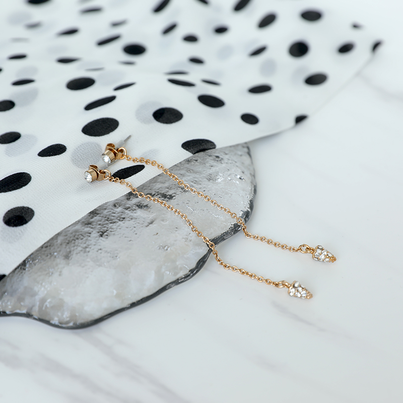 Korean-Style Minimalist Metal Stud Earrings with Detachable Sparkling Design - Fashionable Women's Accessories for Any Occasion Korean-Style Minimalist Metal Stud Earrings with Detachable Sparkling Design - Fashionable Women's Accessories for Any Occasion