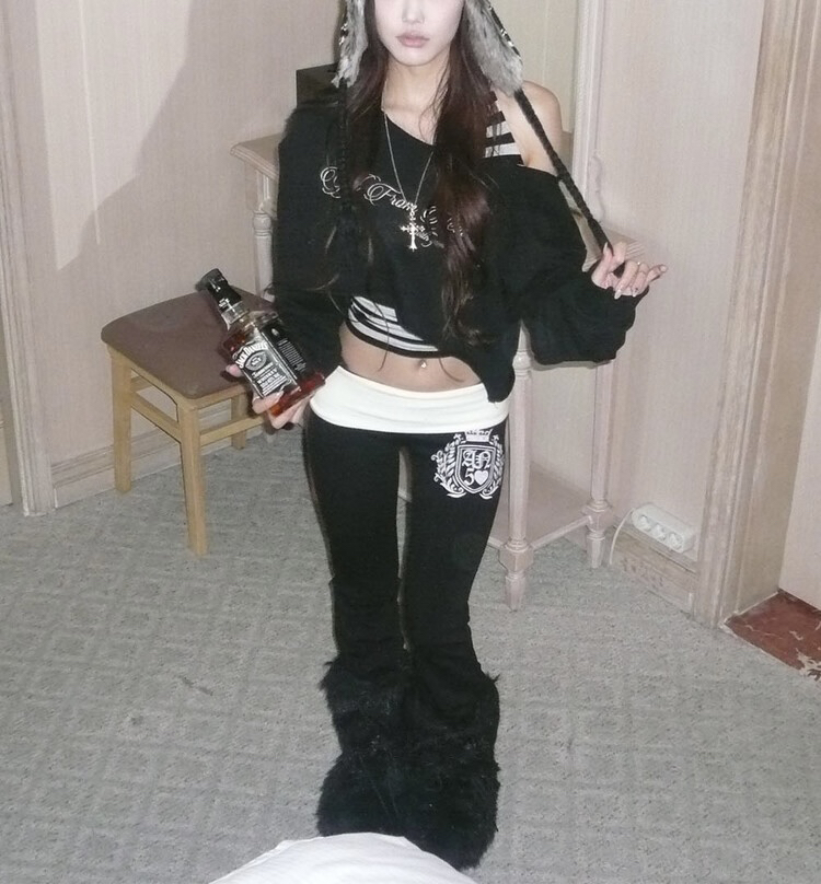 Korean Style Off-Shoulder Embroidered Sweatshirt with Slight Flare Tight Pants - 2025 Autumn/Winter Hot Girl Fashion Set Korean Style Off-Shoulder Embroidered Sweatshirt with Slight Flare Tight Pants - 2025 Autumn/Winter Hot Girl Fashion Set