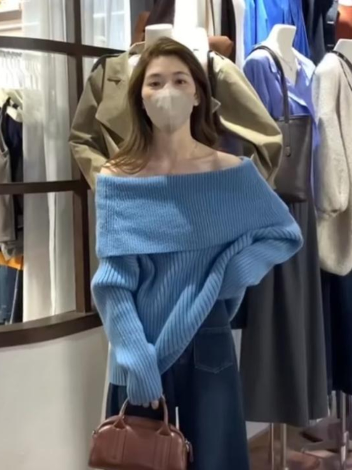 Korean Style Off-Shoulder Pullover Sweater for Women, Loose Fit Long Sleeve Knitted Top, Autumn Fashion Essential