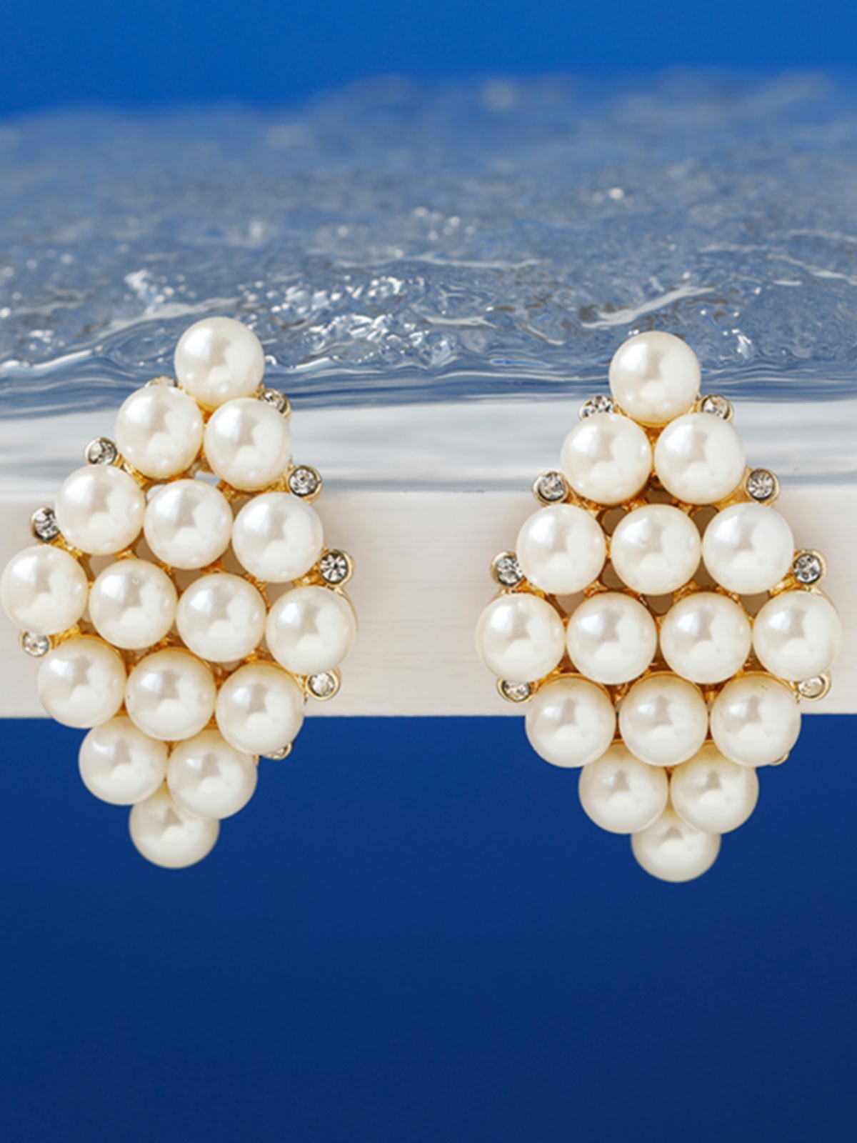 Korean-Style Pearl Rhinestone Geometric Stud Earrings for Women - Trendy Zinc Alloy Jewelry for Students, Gatherings, and Gifts Korean-Style Pearl Rhinestone Geometric Stud Earrings for Women - Trendy Zinc Alloy Jewelry for Students, Gatherings, and Gifts