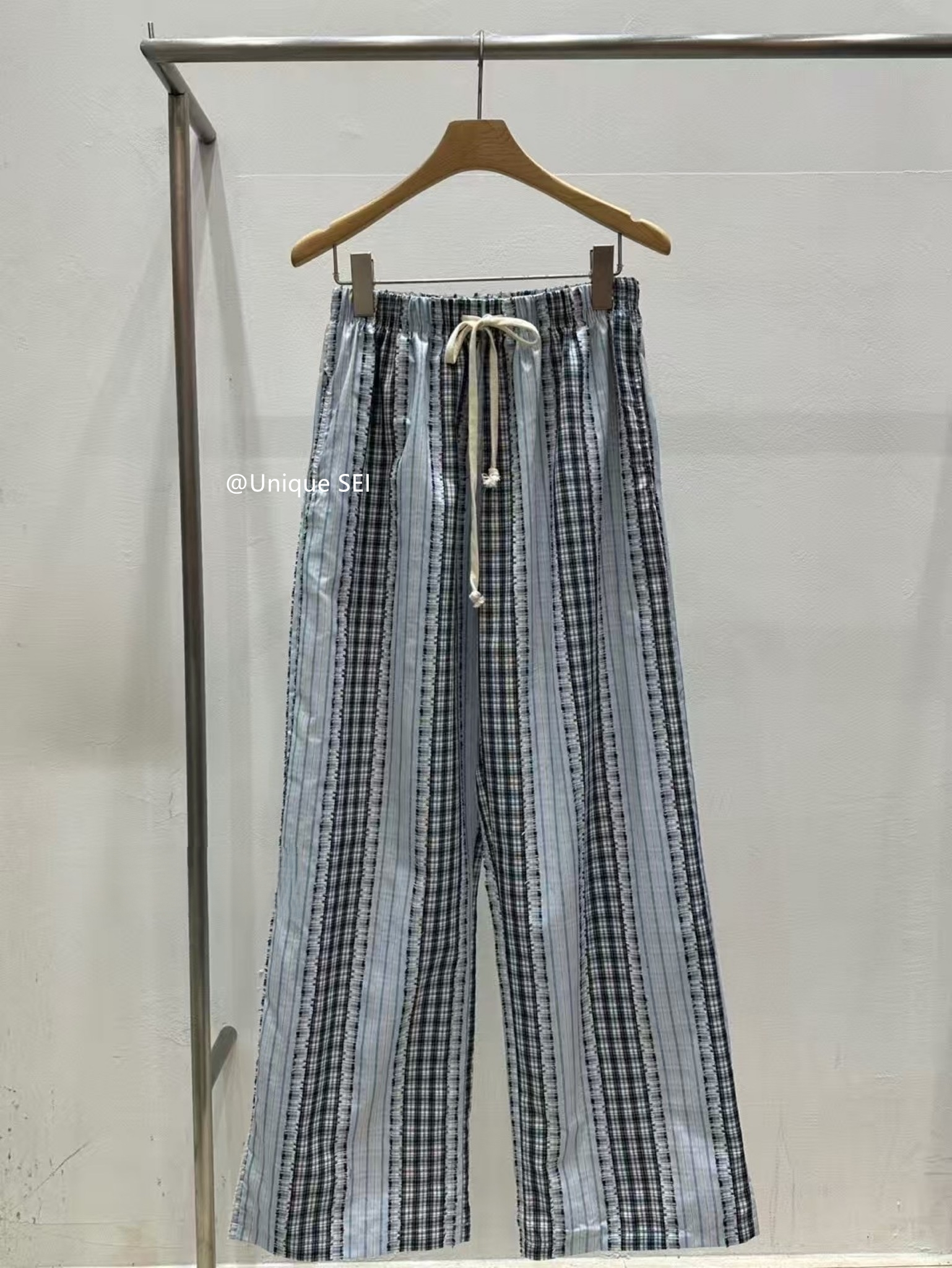 Korean-Style Plaid Patchwork Relaxed Summer Pants for Women - Elastic Waist, Drawstring, Versatile Loose Casual Trousers Korean-Style Plaid Patchwork Relaxed Summer Pants for Women - Elastic Waist, Drawstring, Versatile Loose Casual Trousers