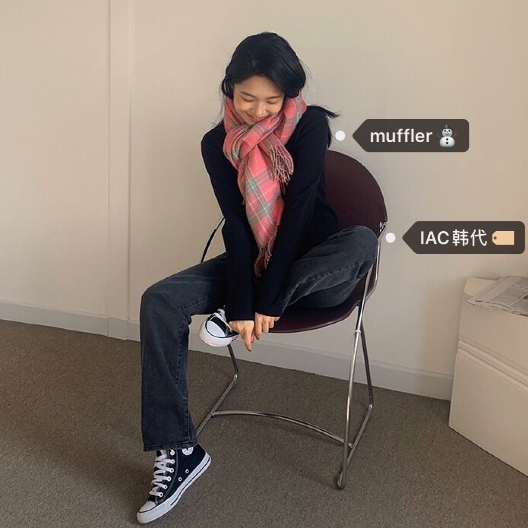 Korean Style Plaid Scarf in Soft Candy Wool Blend with Strawberry Design - Cozy Fashion Accessory for Fall and Winter Korean Style Plaid Scarf in Soft Candy Wool Blend with Strawberry Design - Cozy Fashion Accessory for Fall and Winter