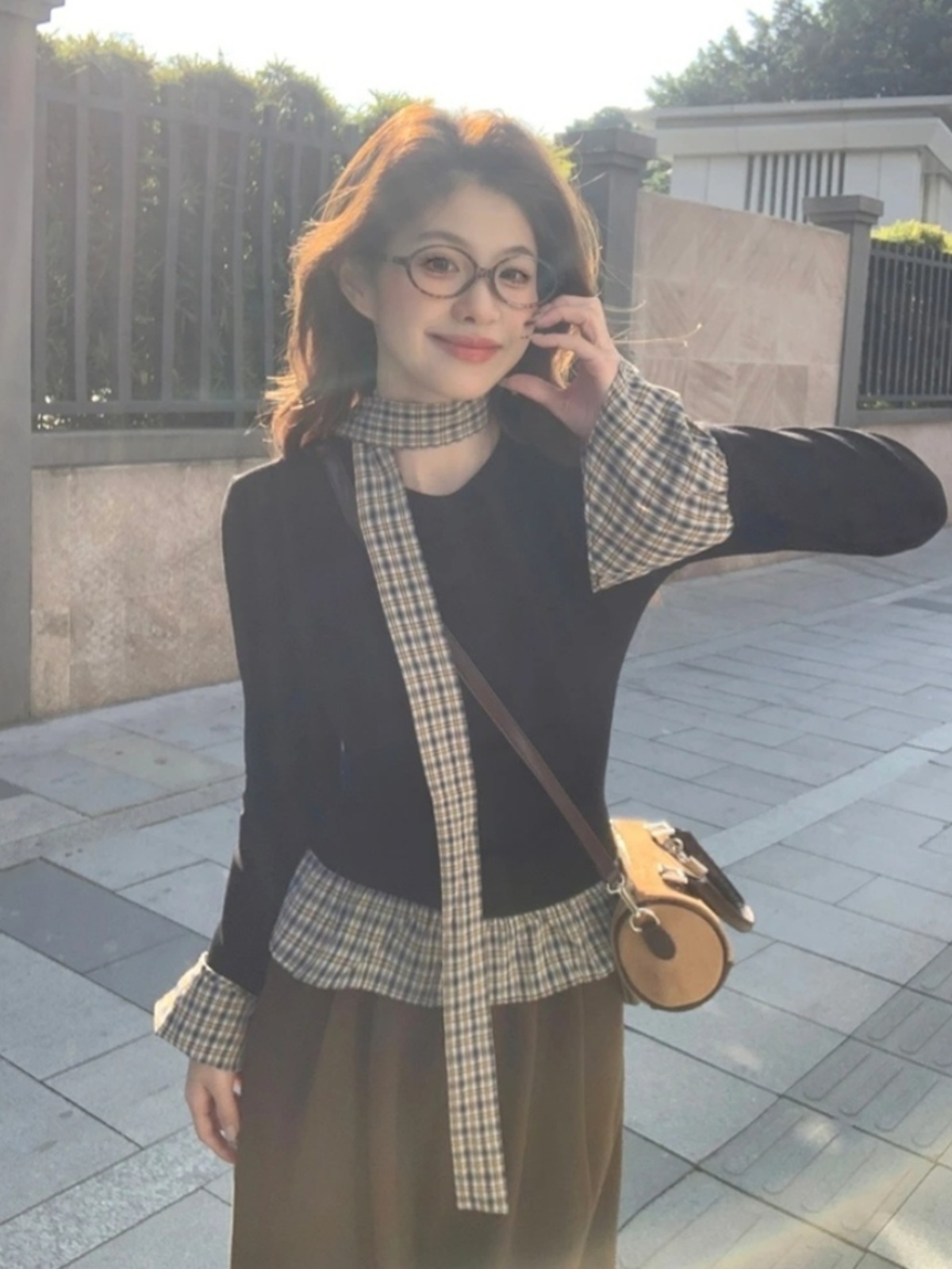 Korean Style Retro Color-Blocked Plaid Long-Sleeve T-Shirt for Women - Slim Fit Winter Base Layer Top Korean Style Retro Color-Blocked Plaid Long-Sleeve T-Shirt for Women - Slim Fit Winter Base Layer Top