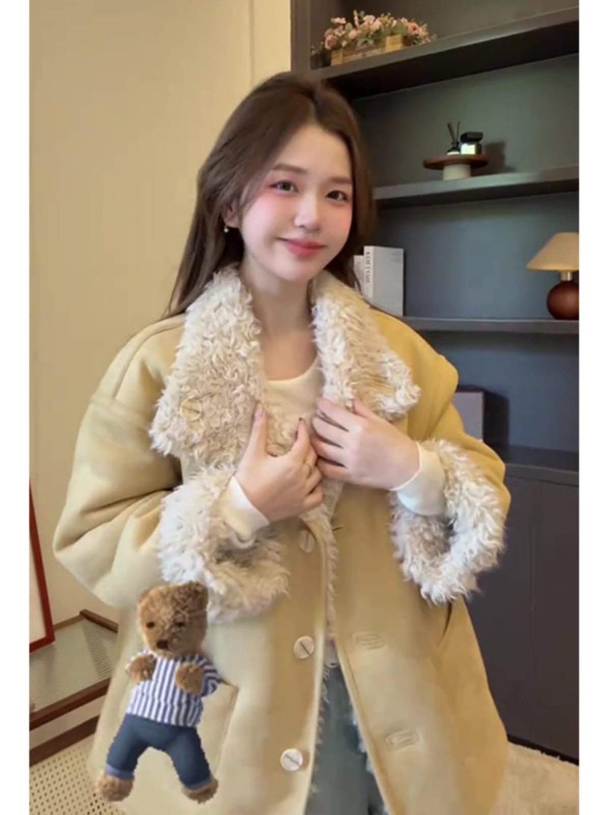 Korean Style Retro Shearling Coat for Women - High-End Loose Thick Warm Winter Fashion Outerwear Korean Style Retro Shearling Coat for Women - High-End Loose Thick Warm Winter Fashion Outerwear