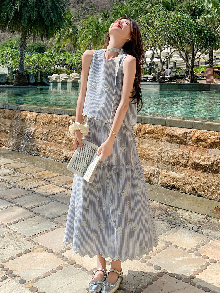 Korean Style Ribbon Embroidery Vest and Skirt Set for Women – Trendy Two-Piece Summer Outfit 2025 Korean Style Ribbon Embroidery Vest and Skirt Set for Women – Trendy Two-Piece Summer Outfit 2025