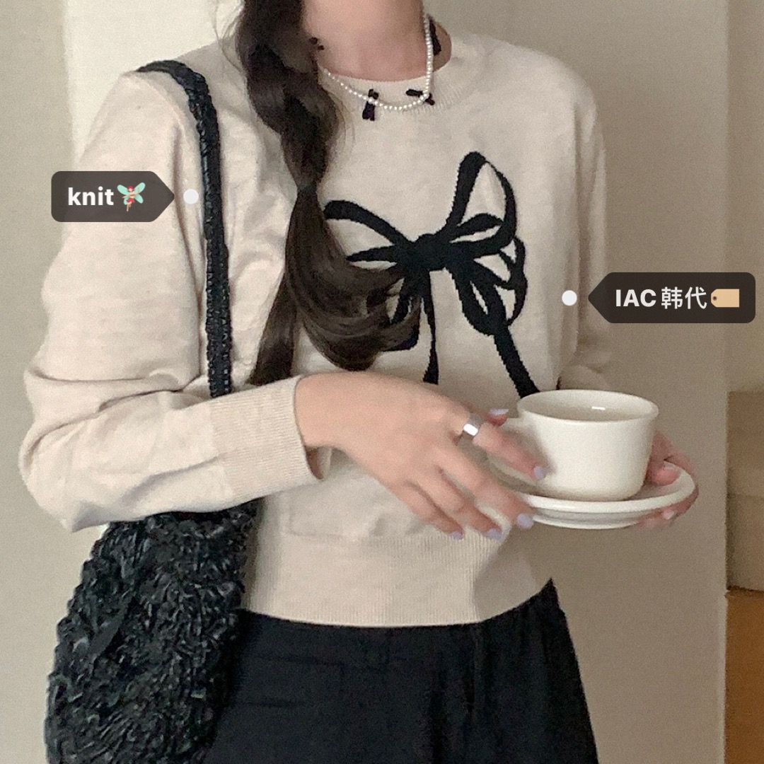Korean Style Round-Neck Knitted Sweater with Bow Pattern - Cute Romantic Design, Perfect for 90s and Y2K Fashion Lovers