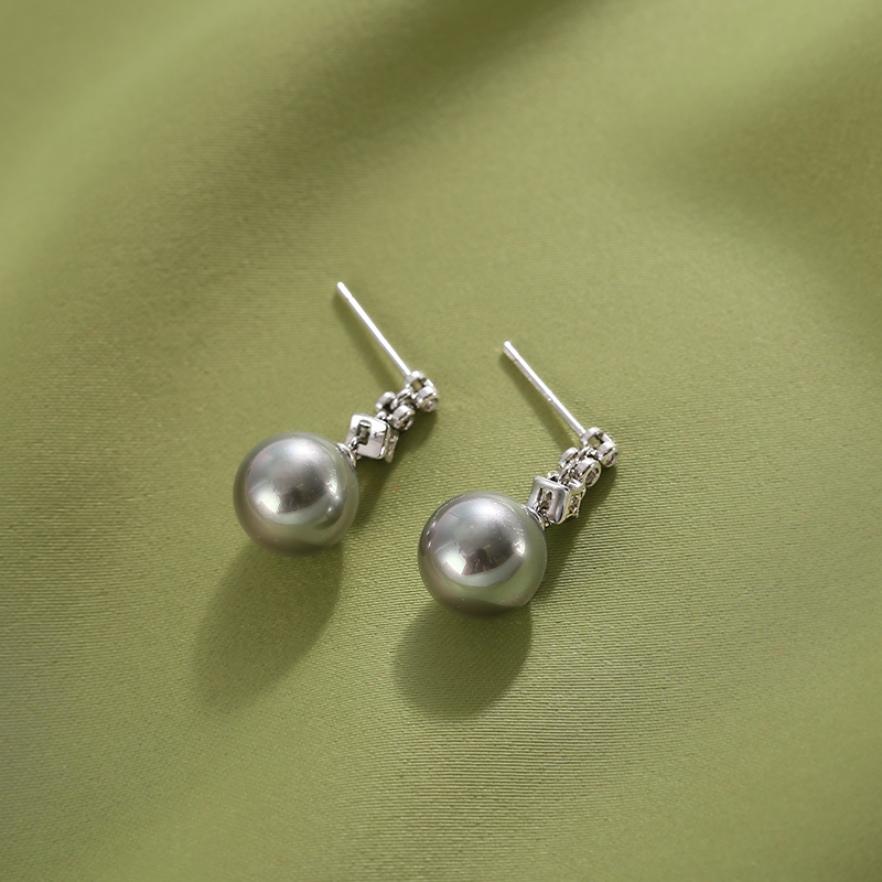 Korean-Style Silver-Gray Pearl Earrings, Minimalist S925 Silver Studs with Star-Shaped Micro-Inlaid Diamonds for Women Korean-Style Silver-Gray Pearl Earrings, Minimalist S925 Silver Studs with Star-Shaped Micro-Inlaid Diamonds for Women