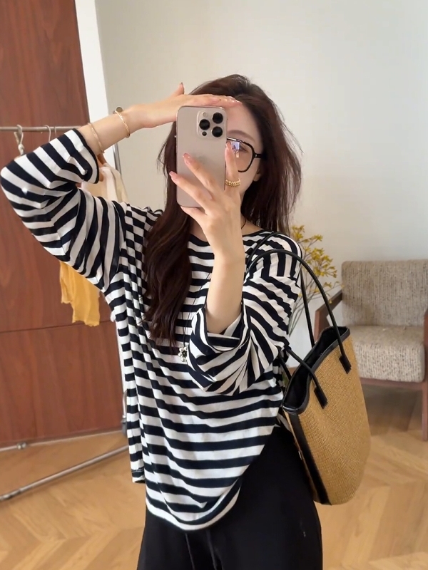 Korean Style Striped Long Sleeve Backless T-Shirt for Women - 2025 Summer Collection, Sun Protection, Niche Design Korean Style Striped Long Sleeve Backless T-Shirt for Women - 2025 Summer Collection, Sun Protection, Niche Design