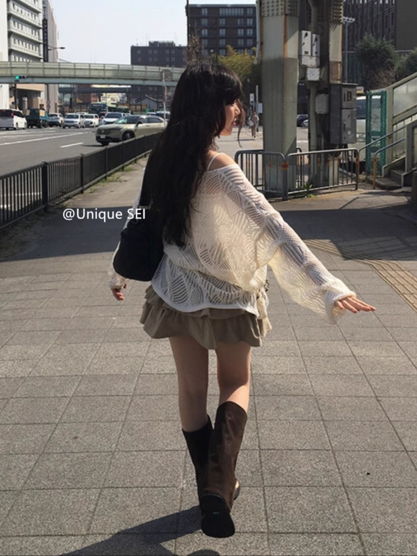 Korean-Style Summer Hollow Knitted Top with Vintage Wash Denim Pants - Casual Versatile Outfit for Effortless Style Korean-Style Summer Hollow Knitted Top with Vintage Wash Denim Pants - Casual Versatile Outfit for Effortless Style