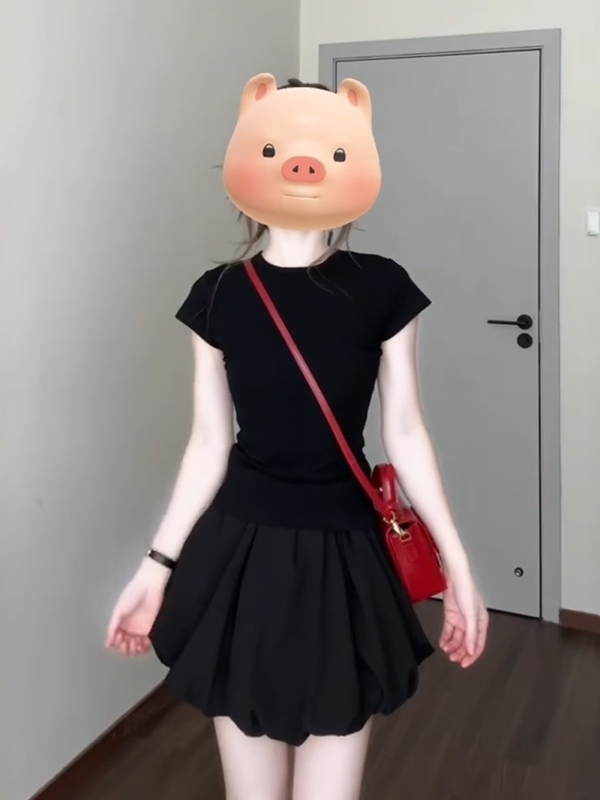 Korean-Style Summer Two-Piece Set for Women - Black Short-Sleeve T-Shirt & Puff Flower Bud Skirt - Age-Reducing Fashion