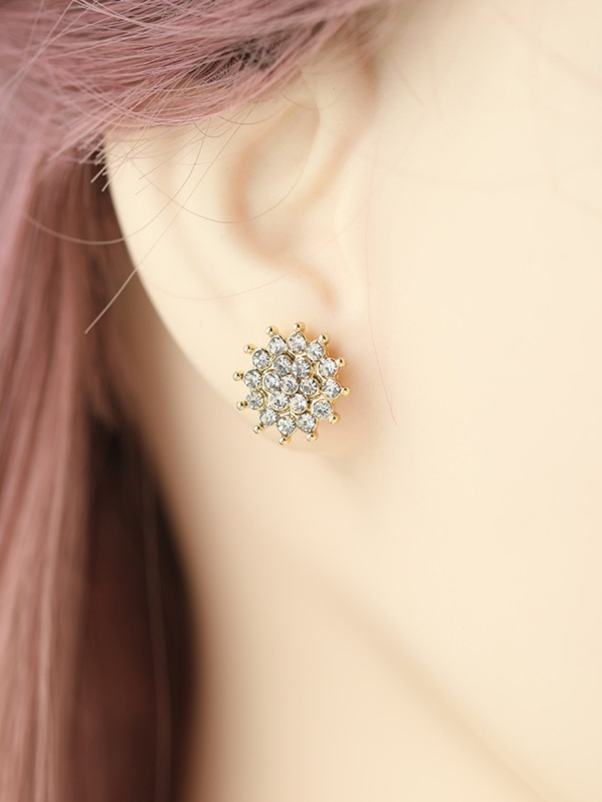 Korean-Style Sunflower Full Rhinestone Earrings for Women - Trendy, Versatile, Elegant Ear Accessories Korean-Style Sunflower Full Rhinestone Earrings for Women - Trendy, Versatile, Elegant Ear Accessories