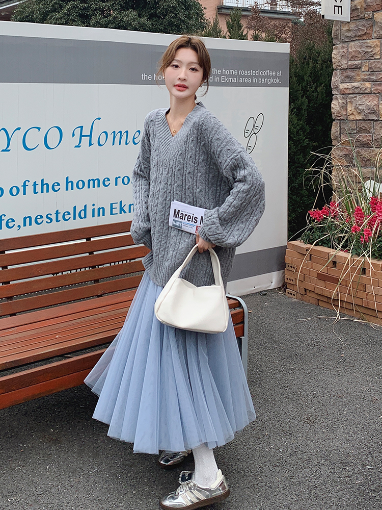 Korean Style Two-Piece Set for Women - Spring 2025 Gray Twisted Knit Sweater and Mesh Skirt