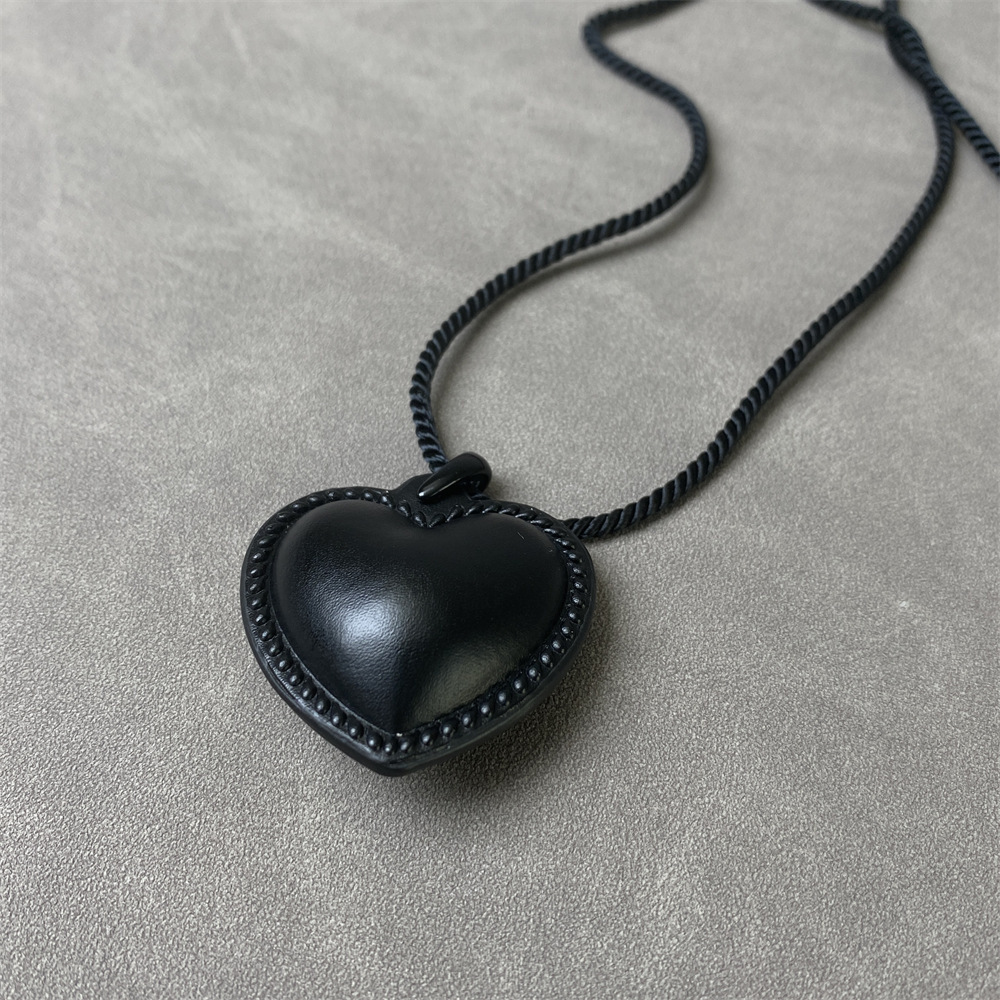 Korean Style Vintage 3D Heart Necklace - Thin Leather Cord Sweater Chain, Women's Fashion Accessory for 2025
