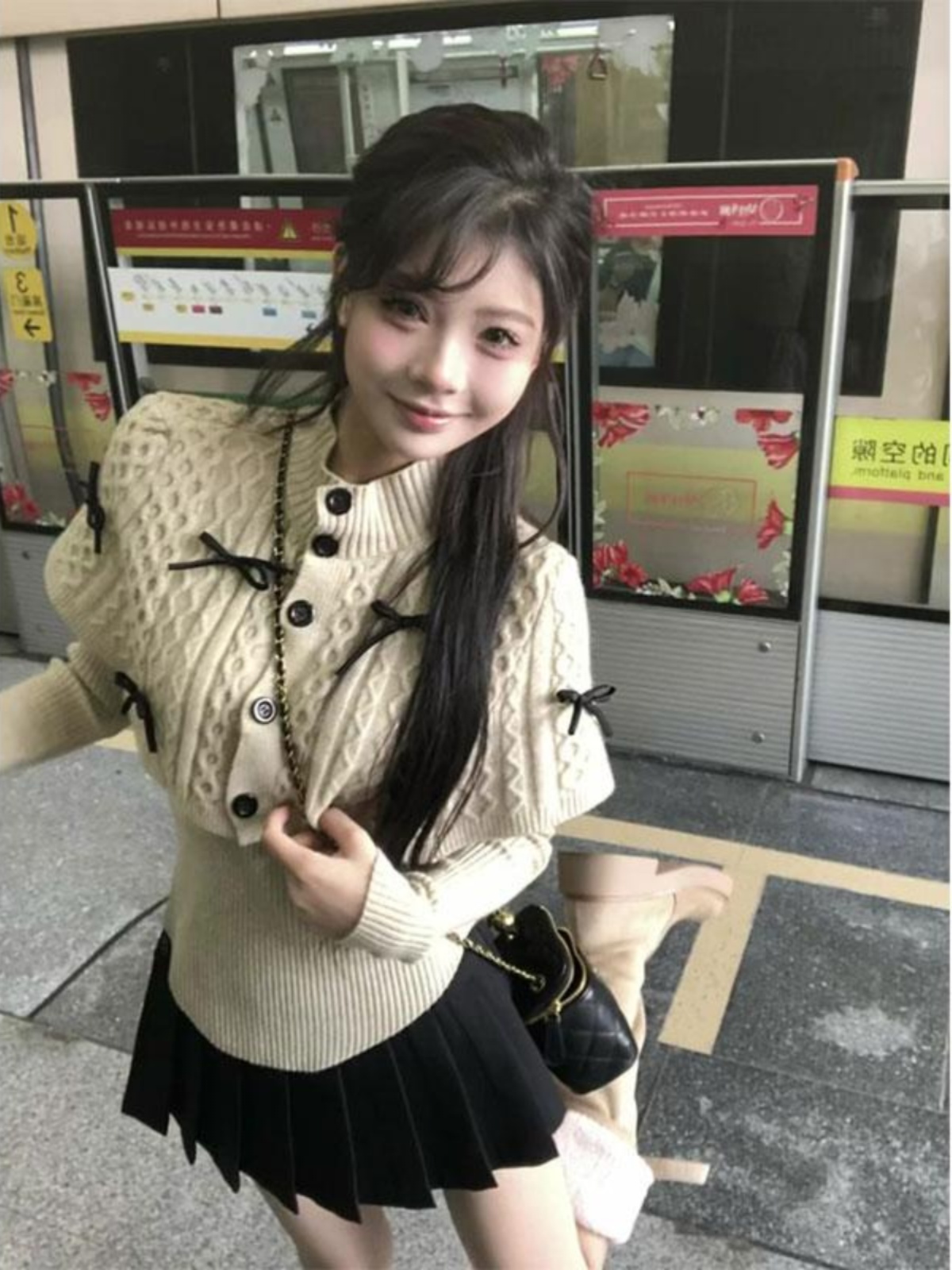 Korean Style Vintage High-End Long Sleeve Knitted Sweater for Women, Elegant Slim Fit Unique Top for Autumn/Winter 2025 Korean Style Vintage High-End Long Sleeve Knitted Sweater for Women, Elegant Slim Fit Unique Top for Autumn/Winter 2025