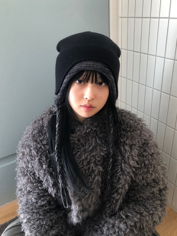 Korean-Style Warm Knitted Lei Feng Hat - Retro Casual Spliced Design for Ear Protection, Flattering Fit, Versatile Fashion Accessory Korean-Style Warm Knitted Lei Feng Hat - Retro Casual Spliced Design for Ear Protection, Flattering Fit, Versatile Fashion Accessory