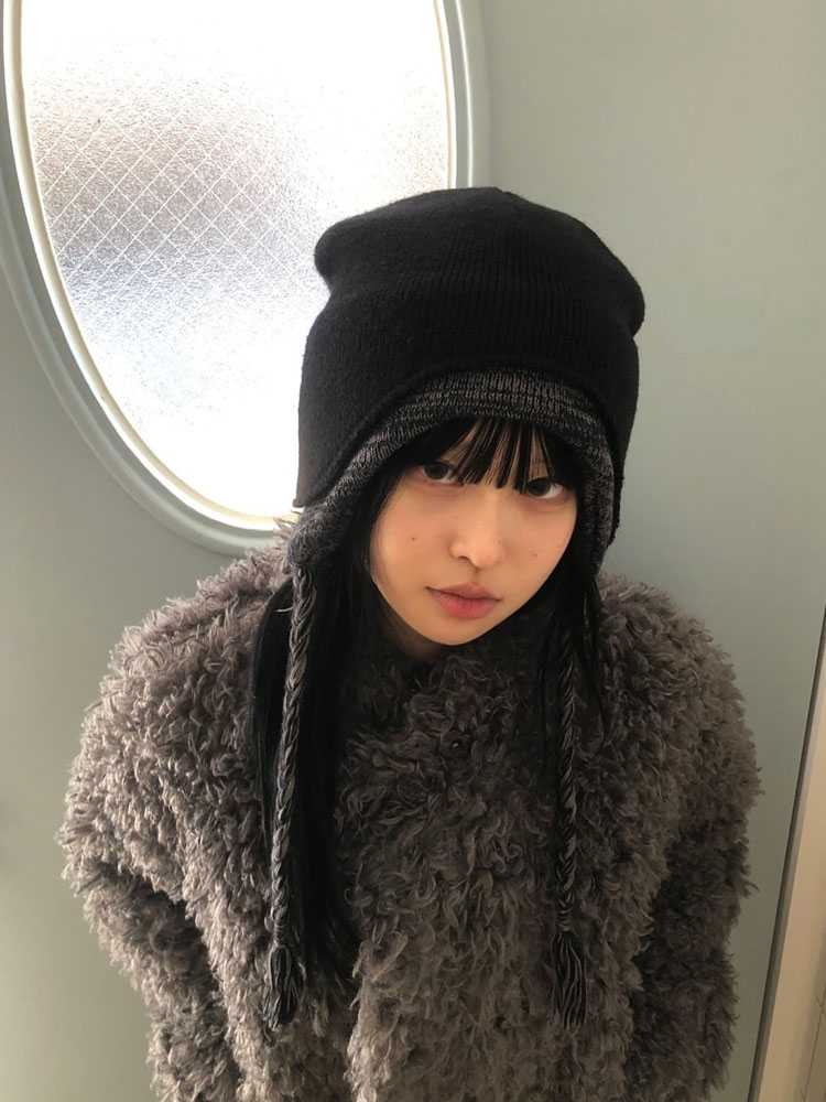 Korean-Style Warm Knitted Lei Feng Hat - Retro Casual Spliced Design for Ear Protection, Flattering Fit, Versatile Fashion Accessory Korean-Style Warm Knitted Lei Feng Hat - Retro Casual Spliced Design for Ear Protection, Flattering Fit, Versatile Fashion Accessory