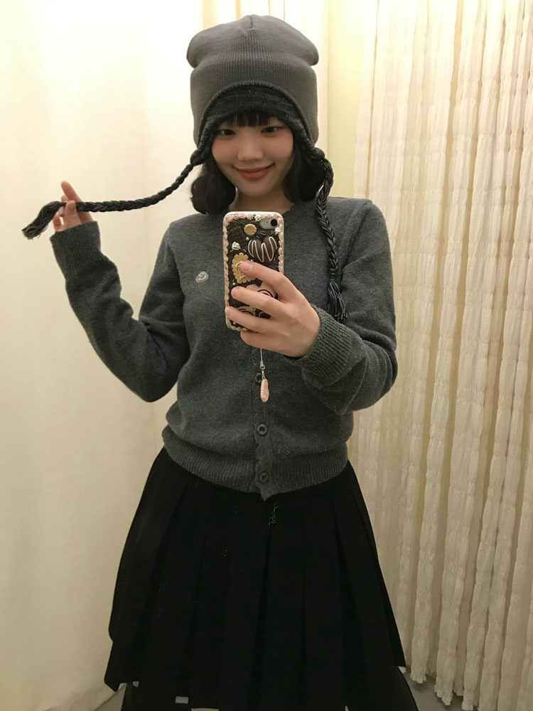 Korean-Style Warm Knitted Lei Feng Hat - Retro Casual Spliced Design for Ear Protection, Flattering Fit, Versatile Fashion Accessory Korean-Style Warm Knitted Lei Feng Hat - Retro Casual Spliced Design for Ear Protection, Flattering Fit, Versatile Fashion Accessory