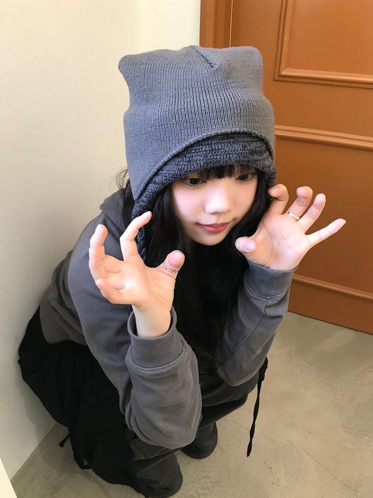 Korean-Style Warm Knitted Lei Feng Hat - Retro Casual Spliced Design for Ear Protection, Flattering Fit, Versatile Fashion Accessory Korean-Style Warm Knitted Lei Feng Hat - Retro Casual Spliced Design for Ear Protection, Flattering Fit, Versatile Fashion Accessory