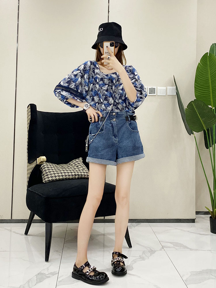 Korean Style Women's Casual Denim Shorts with Buckle Decoration, Lengthening Cuffed Design, Solid Color, Summer Essential