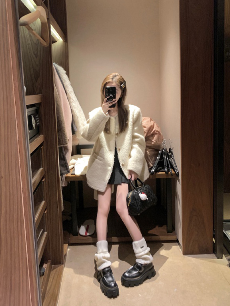 Korean Style Women's Wool Short Coat, Loose Cotton-Padded Winter Jacket, High-End Quality, 2025 Fashion Trend Korean Style Women's Wool Short Coat, Loose Cotton-Padded Winter Jacket, High-End Quality, 2025 Fashion Trend