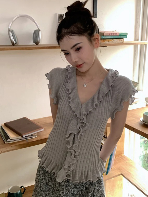 Lace Trim V-Neck Short Sleeve T-Shirt for Women - Stylish Fitted Knit Top for Summer, Unique Designer-Style Fashion Lace Trim V-Neck Short Sleeve T-Shirt for Women - Stylish Fitted Knit Top for Summer, Unique Designer-Style Fashion