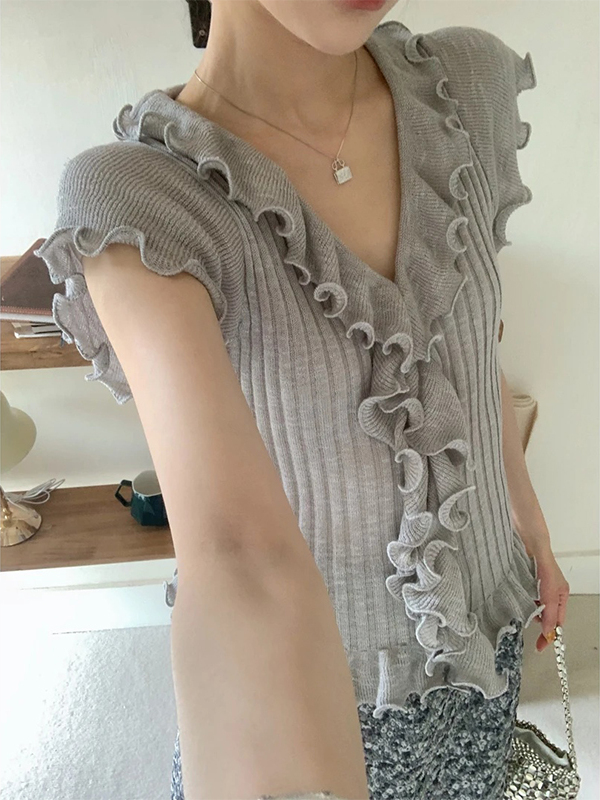 Lace Trim V-Neck Short Sleeve T-Shirt for Women - Stylish Fitted Knit Top for Summer, Unique Designer-Style Fashion