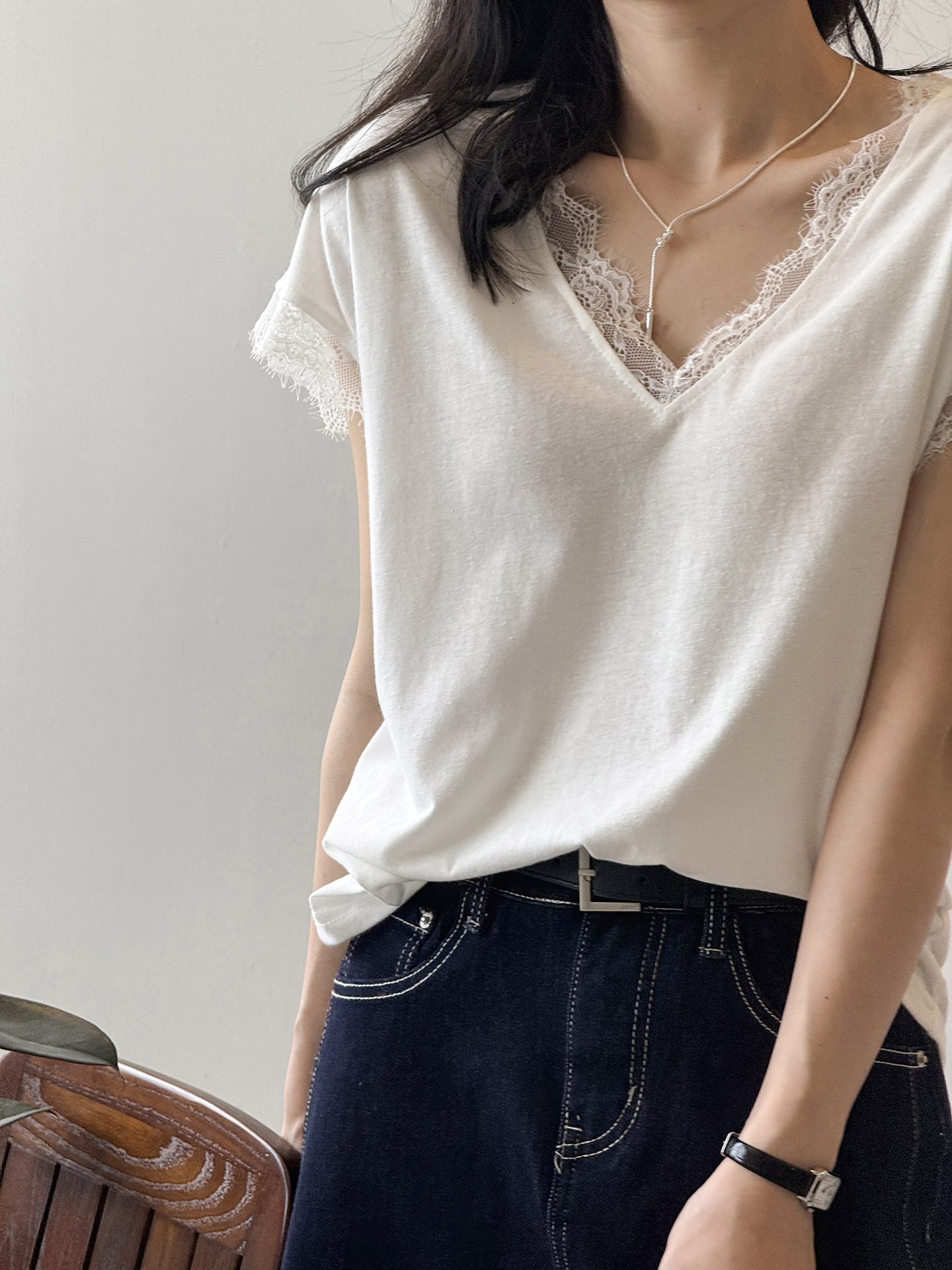 Lace Trim V-Neck Short Sleeve T-Shirt for Women, French Style Loose Top with Wide Shoulders, 2025 Summer Fashion Lace Trim V-Neck Short Sleeve T-Shirt for Women, French Style Loose Top with Wide Shoulders, 2025 Summer Fashion